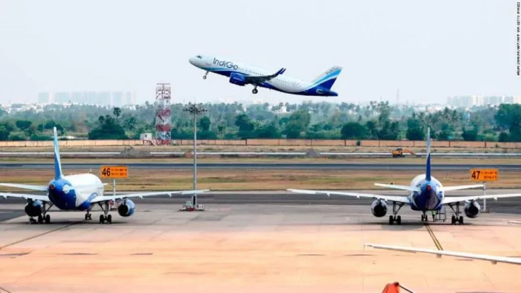 delhi me kitne international airport hai