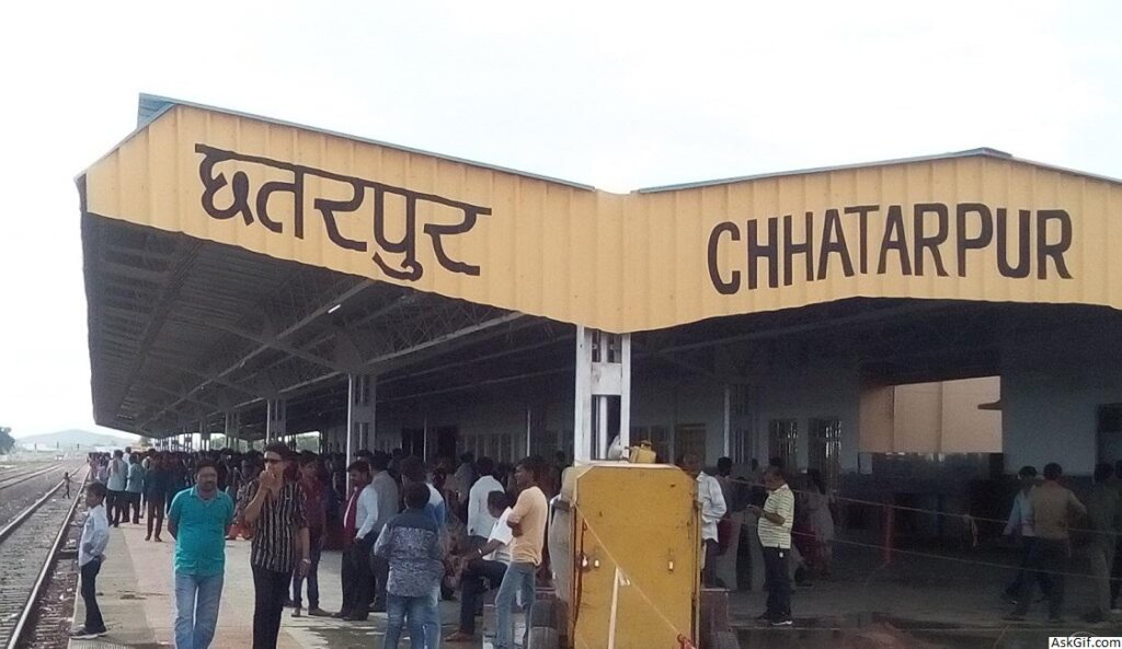 chhatarpur jile mein kitni tehsil hai